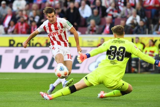 Jakub Kaminski (1. FC Koeln) Tor zum 1:0 waehrend des Spiels der Bundesliga zwischen dem 1. FC Köln und VfB Stuttgart, RheinEnergieSTADION am 28. September 2025 in Köln, Deutschland. (Foto von Ralf Treese DeFodi Images) +++ Jakub Kaminski (1. FC Koeln) scores his team?s first goal during the Bundesliga match between 1. FC Köln and VfB Stuttgart at RheinEnergieSTADION on September 28, 2025 in Köln, Germany. (Photo by Ralf Treese DeFodi Images) DFL regulations prohibit any use of photographs as image sequences and or quasi-video. (Photo by Ralf Treese DeFodi Images) Jakub Kaminski 1 FC Koeln goal for 1 0 during the Bundesliga match between 1 FC Köln and VfB Stuttgart, RheinEnergieSTADION on September 28, 2025 in Köln, Germany Photo by Ralf Treese DeFodi Images Jakub Kaminski 1 FC Koeln scores his team?s first goal during the Bundesliga match between 1 FC Köln and VfB Stuttgart at RheinEnergieSTADION on September 28, 2025 in Köln, Germany Photo by Ralf Treese DeFodi Images DFL regulations prohibit any use of photographs as image sequences and or quasi video Photo by Ralf Treese DeFodi Images