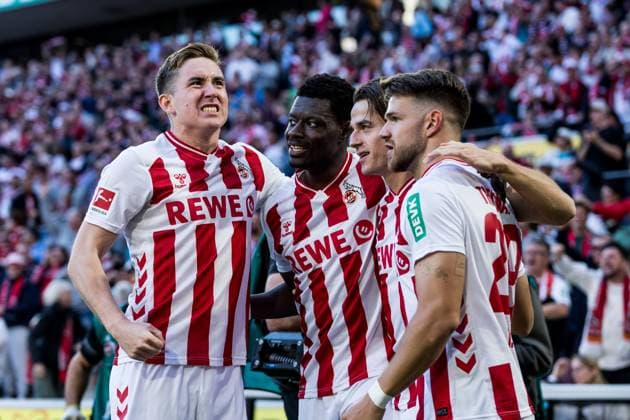1. Fußball Bundesliga: 1. FC Köln - VfB Stuttgart; 28.09.2025 Jubel zum 1:0 durch Jakub Kaminski (1. FC Köln, 16), Tor, Torjubel 1. Fußball Bundesliga, 1. FC Köln - VfB Stuttgart, Köln, Rheinenergiestadion am 28.09.2025 DFL REGULATIONS PROHIBIT ANY USE OF PHOTOGRAPHS AS IMAGE SEQUENCES AND OR QUASI-VIDEO. Copyright: xBEAUTIFULxSPORTS Wunderlx