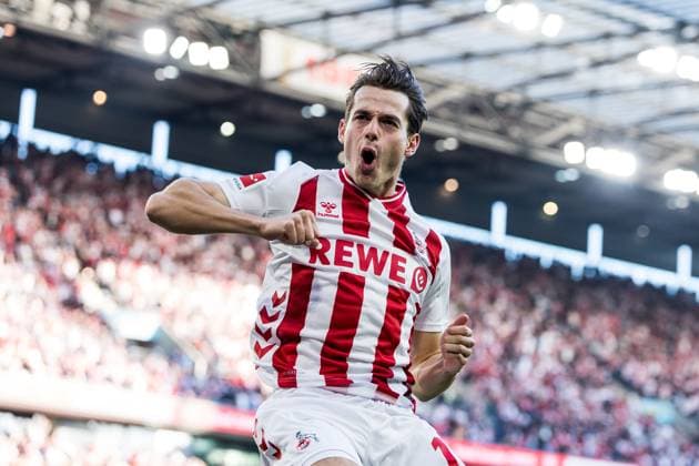 1. Fußball Bundesliga: 1. FC Köln - VfB Stuttgart; 28.09.2025 Jubel zum 1:0 durch Jakub Kaminski (1. FC Köln, 16), Tor, Torjubel 1. Fußball Bundesliga, 1. FC Köln - VfB Stuttgart, Köln, Rheinenergiestadion am 28.09.2025 DFL REGULATIONS PROHIBIT ANY USE OF PHOTOGRAPHS AS IMAGE SEQUENCES AND OR QUASI-VIDEO. Copyright: xBEAUTIFULxSPORTS Wunderlx