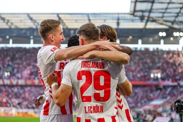 Köln, Deutschland, 28.09.25: Jakub Kaminski (1. FC Köln) Torjubel, jubelt mit seiner Mannschaft nach dem Treffer zum 1:0 waehrend des Spiels der 1. Bundesliga zwischen 1. FC Köln - VfB Stuttgart in der RheinEnergieSTADION am 28. September 2025 in Köln, Deutschland. Köln RheinEnergieSTADION Germany Copyright: xStefanxBrauer Brauer-Fotoagenturx