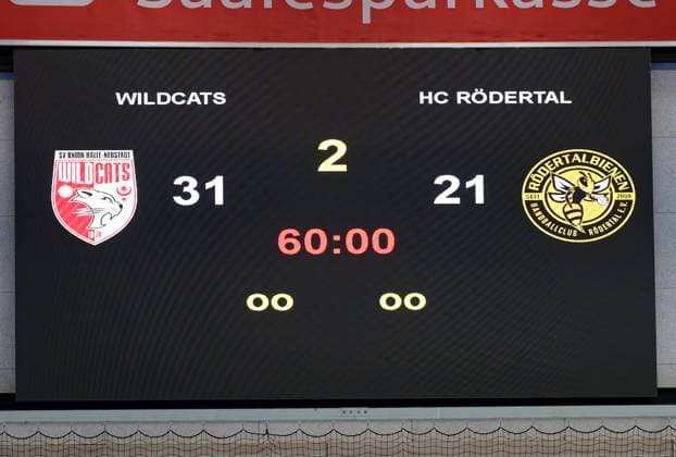 Anzeigetafel mit Endstand, SV Union Halle-Neustadt - HC Roedertal, Handball Frauen, DHB-Pokal, Achtelfinale, Saison 2025 26, 28.09.2025 Halle SWH Arena Sachsen-Anhalt Deutschland
