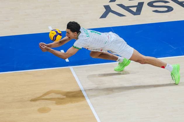 (250928) -- PASAY CITY, Sept. 28, 2025 -- Simeon Nikolov of Bulgaria competes during the final match between Italy and Bulgaria at the FIVB Men s World Championship, WM, Weltmeisterschaft 2025 in Pasay City, the Philippines, Sept. 28, 2025. ) (SP)PHILIPPINES-PASAY CITY-VOLLEYBALL-FIVB MEN S WORLD CHAMPIONSHIP 2025-FINAL ROUELLExUMALI 