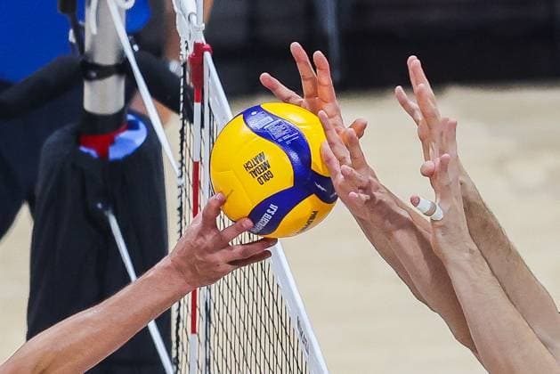 (250928) -- PASAY CITY, Sept. 28, 2025 -- Players compete during the final match between Italy and Bulgaria at the FIVB Men s World Championship, WM, Weltmeisterschaft 2025 in Pasay City, the Philippines, Sept. 28, 2025. ) (SP)PHILIPPINES-PASAY CITY-VOLLEYBALL-FIVB MEN S WORLD CHAMPIONSHIP 2025-FINAL ROUELLExUMALI 