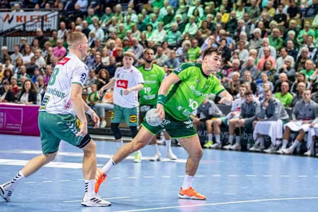 Handball Bundesliga; HSG Wetzlar - GWD Minden, 28.09.25 Josip Simic (HSG Wetzlar, 10), Karolis Antanavi?ius (GWD Minden, 8) Handball Bundesliga; HSG Wetzlar - GWD Minden: Wetzlar, 28.09.25 Copyright: xBEAUTIFULxSPORTS Roeczeyx