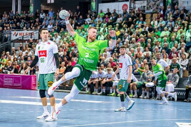 Handball Bundesliga; HSG Wetzlar - GWD Minden, 28.09.25 Nikola Grahovac (HSG Wetzlar, 2), Azat Valiullin (GWD Minden, 55), Philipp Vorlicek (GWD Minden, 22) Handball Bundesliga; HSG Wetzlar - GWD Minden: Wetzlar, 28.09.25 Copyright: xBEAUTIFULxSPORTS Roeczeyx