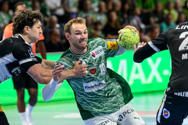 im Bild v.l.: Mathias Gidsel (Fuechse Berlin), GER, Berlin, Handball, Fuechse Berlin vs ThSV Eisenach, DAIKIN Handball-Bundesliga, in der Max Schmeling Halle, 21.09.2025, Copyright: HMBxMedia UwexKoch