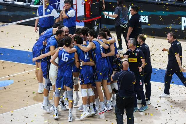 2025.09.28 Pasay City Manila siatkowka mezczyn Mistrzostwa Swiata FIVB 2025 Bulgaria - Wlochy N z FIVB Men s World Championship, WM, Weltmeisterschaft 2025 Bulgary - Italy najlepszy blokujacy Jakub Kochanowski best middle blockers final match gold medalist mecz o trzecie miejsce medale brazowwe Wilredo Leon Bartosz Kurek radosc zwyciestwo winner win kibice Nicola Grbic doping Kamil Semeniuk Marcin Komenda Jakub Kochanowski Norbert Huber Bartosz Kurek Wilfredo Leon Jakub Popiwczak Foto Szymon Gorski PressFocus 2025.09.28 Pasay City Manila volleyball men FIVB Men s World Championship 2025 Bulgaria - Wlochy FIVB Men s World Championship 2025 Bulgary - Italy najlepszy blokujacy Jakub Kochanowski best middle blockers final match gold medalist mecz o trzecie miejsce medale brazowwe Wilredo Leon Bartosz Kurek radosc zwyciestwo winner win kibice Nicola Grbic doping Kamil Semeniuk Marcin Komenda Jakub Kochanowski Norbert Huber Bartosz Kurek Wilfredo Leon Jakub Popiwczak Credit: Szymon Gorski PressFocus NEWSPIX.PL --- newspix.pl 