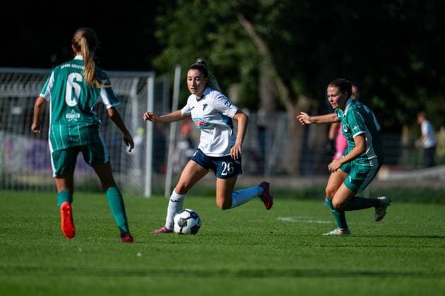 Janna Grimm (TSG Hoffenheim, 26) am Ball, GER, SpVgg Greuther Fuerth vs TSG 1899 Hoffenheim, Fussball Frauen DFB Pokal, 1. Runde, Saison 2025 2026, 28.09.2025 GER, SpVgg Greuther Fuerth vs TSG 1899 Hoffenheim, Fussball Frauen DFB Pokal, 1. Runde, Saison 2025 2026, 28.09.2025 Fuerth Copyright: xEibner-Pressefoto Memmlerx EP_MMR