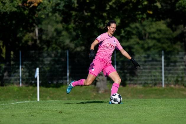 Sophie Lindner (TSG Hoffenheim, 21) am Ball, GER, SpVgg Greuther Fuerth vs TSG 1899 Hoffenheim, Fussball Frauen DFB Pokal, 1. Runde, Saison 2025 2026, 28.09.2025 GER, SpVgg Greuther Fuerth vs TSG 1899 Hoffenheim, Fussball Frauen DFB Pokal, 1. Runde, Saison 2025 2026, 28.09.2025 Fuerth Copyright: xEibner-Pressefoto Memmlerx EP_MMR