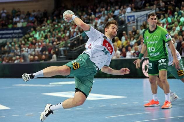 28.09.2025, xovx, Handball Daikin Handball Bundesliga, HSG Wetzlar - GWD Minden v.l. Ian Weber (GWD Minden), Josip Simic (HSG Wetzlar) Wetzlar Buderus-Arena Hessen Deutschland (DE)
