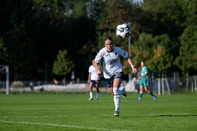 Laura Gloning (TSG Hoffenheim, 20) am Ball, GER, SpVgg Greuther Fuerth vs TSG 1899 Hoffenheim, Fussball Frauen DFB Pokal, 1. Runde, Saison 2025 2026, 28.09.2025 GER, SpVgg Greuther Fuerth vs TSG 1899 Hoffenheim, Fussball Frauen DFB Pokal, 1. Runde, Saison 2025 2026, 28.09.2025 Fuerth Copyright: xEibner-Pressefoto Memmlerx EP_MMR