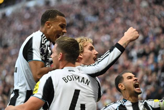 Nick Woltemade of Newcastle United celebrates scoring their first goal Newcastle United v Arsenal, Premier League, Football, St James Park, Newcastle, UK - 28 Sep 2025Newcastle St James Park United Kingdom EDITORIAL USE ONLY No use with unauthorised audio, video, data, fixture lists, club league logos or live services. Online in-match use limited to 120 images, no video emulation. No use in betting, games or single club league player publications. Copyright: xRichardxLee Shutterstockx 15503935bd