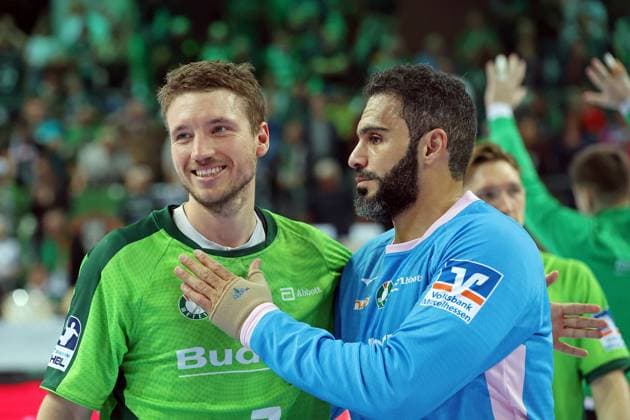 28.09.2025, xovx, Handball Daikin Handball Bundesliga, HSG Wetzlar - GWD Minden v.l. Dominik Mappes (HSG Wetzlar) und Karim Hendawy (HSG Wetzlar) bejubeln den 39:28 Sieg gegen den GWD Minden Wetzlar Buderus-Arena Hessen Deutschland (DE)