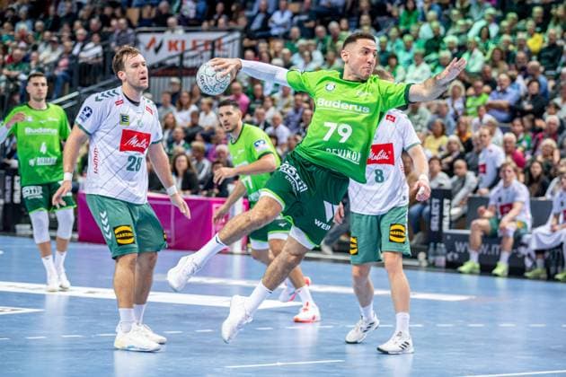 Handball Bundesliga; HSG Wetzlar - GWD Minden, 28.09.25 Ahmed Nafea (HSG Wetzlar, 79), Tom Bergner (GWD Minden, 28), Karolis Antanavi?ius (GWD Minden, 8) Handball Bundesliga; HSG Wetzlar - GWD Minden: Wetzlar, 28.09.25 Copyright: xBEAUTIFULxSPORTS Roeczeyx