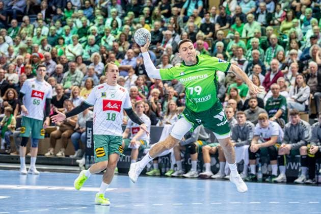 Handball Bundesliga; HSG Wetzlar - GWD Minden, 28.09.25 Ahmed Nafea (HSG Wetzlar, 79), Rene Gruszka (GWD Minden, 18) Handball Bundesliga; HSG Wetzlar - GWD Minden: Wetzlar, 28.09.25 Copyright: xBEAUTIFULxSPORTS Roeczeyx