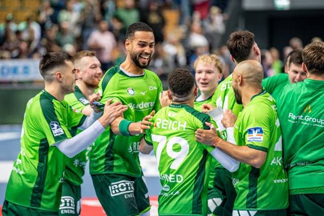 Handball Bundesliga; HSG Wetzlar - GWD Minden, 28.09.25 Philipp Ahouansou (HSG Wetzlar, 19), Ahmed Nafea (HSG Wetzlar, 79), Filip Vistorop (HSG Wetzlar, 4), Ahmed Nafea (HSG Wetzlar, 79) Handball Bundesliga; HSG Wetzlar - GWD Minden: Wetzlar, 28.09.25 Copyright: xBEAUTIFULxSPORTS Roeczeyx
