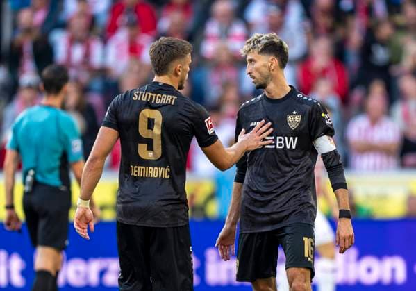 Ermedin Demirovic (VfB Stuttgart, 9) im Gespräch mit Atakan Karazor (VfB Stuttgart, 16) 28.09.2025, 1. FC Köln - VfB Stuttgart Fussball, 1. Bundesliga, RheinEnergieStadion Köln DFL regulations prohibit any use of photographs as image sequences and or quasi-video. Copyright: HMBxMedia xMarcoxBader