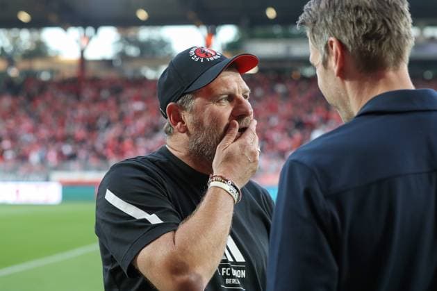 28.09.2025, xtgx, Fussball 1. Bundesliga, 1. FC Union Berlin - Hamburger SV emspor, v.l. Steffen Baumgart (Union Berlin, Trainer) Portrait, Portraet, Einzelbild (DFL DFB REGULATIONS PROHIBIT ANY USE OF PHOTOGRAPHS as IMAGE SEQUENCES and or QUASI-VIDEO) Berlin