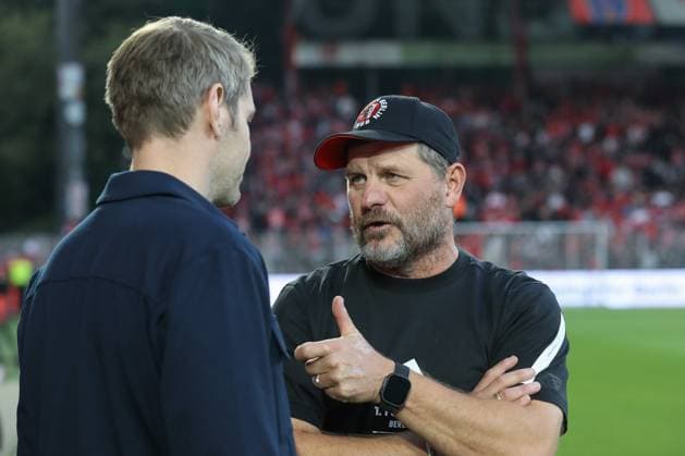 28.09.2025, xtgx, Fussball 1. Bundesliga, 1. FC Union Berlin - Hamburger SV emspor, v.l. Steffen Baumgart (Union Berlin, Trainer) Portrait, Portraet, Einzelbild (DFL DFB REGULATIONS PROHIBIT ANY USE OF PHOTOGRAPHS as IMAGE SEQUENCES and or QUASI-VIDEO) Berlin