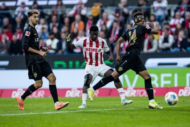 1. Fußball Bundesliga: 1. FC Köln - VfB Stuttgart; 28.09.2025 Zweikampf Ragnar Ache (1. FC Köln, 9), Luca Jaquez (VfB Stuttgart, 14) 1. Fußball Bundesliga, 1. FC Köln - VfB Stuttgart, Köln, Rheinenergiestadion am 28.09.2025 DFL REGULATIONS PROHIBIT ANY USE OF PHOTOGRAPHS AS IMAGE SEQUENCES AND OR QUASI-VIDEO. Copyright: xBEAUTIFULxSPORTS Wunderlx