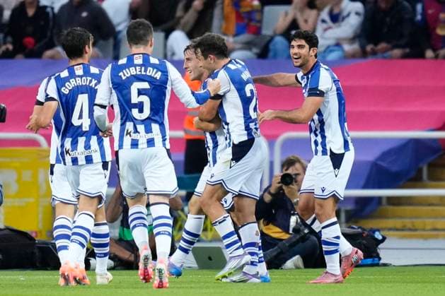 FC Barcelona, Barca v Real Sociedad - LaLiga EA Sports Alvaro Odriozola right-back of Real Sociedad and Spain celebrates after scoring his sides first goal during the LaLiga EA Sports match between FC Barcelona and Real Sociedad at Estadi Olimpic Lluis Companys on September 28, 2025 in Barcelona, Spain. Barcelona Spain  Copyright: xJosexBretonx originalFilename:bretonhernandez-fcbarcel250928_np9bF.jpg