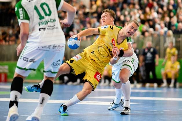 Backngang: 2.HBL - 25 26 - HC Oppenweiler Backnang - HSG Krefeld Joern Persson (Krefeld) Backnang Murrtal Arena Baden-Württemberg Deutschland