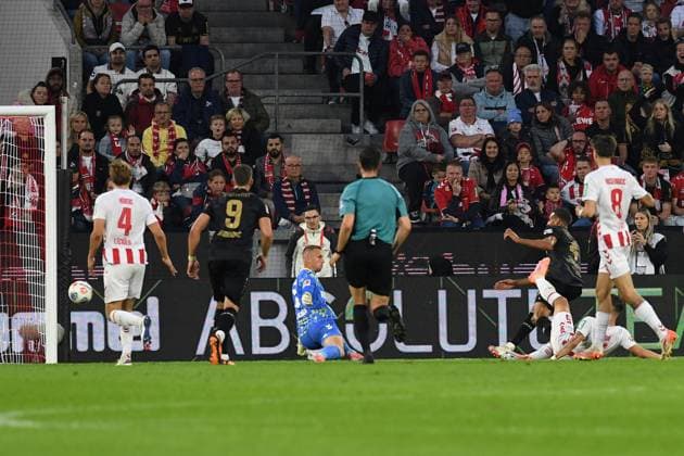 Josha Vagnoman (VfB Stuttgart) Tor zum 1:2 waehrend des Spiels der Bundesliga zwischen dem 1. FC Köln und VfB Stuttgart, RheinEnergieSTADION am 28. September 2025 in Köln, Deutschland. (Foto von Ralf Treese DeFodi Images) +++ Josha Vagnoman (VfB Stuttgart) scores his team?s second goal during the Bundesliga match between 1. FC Köln and VfB Stuttgart at RheinEnergieSTADION on September 28, 2025 in Köln, Germany. (Photo by Ralf Treese DeFodi Images) DFL regulations prohibit any use of photographs as image sequences and or quasi-video. (Photo by Ralf Treese DeFodi Images) Josha Vagnoman VfB Stuttgart goal for 1 2 during the Bundesliga match between 1 FC Köln and VfB Stuttgart, RheinEnergieSTADION on September 28, 2025 in Cologne, Germany Photo by Ralf Treese DeFodi Images Josha Vagnoman VfB Stuttgart scores his team?s second goal during the Bundesliga match between 1 FC Köln and VfB Stuttgart at RheinEnergieSTADION on September 28, 2025 in Köln, Germany Photo by Ralf Treese DeFodi Images DFL regulations prohibit any use of photographs as image sequences and or quasi video Photo by Ralf Treese DeFodi Images