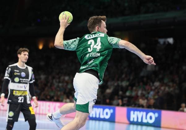 GER HBL Saison 2025 2026 FÜCHSE Berlin vs ThSV Eisenach, 28.09.25, Max-Schmeling-Halle, Berlin, Philipp MEYER (ThSV Eisenach 27), Hakun WEST AV TEIGUM (Füchse Berlin 34)