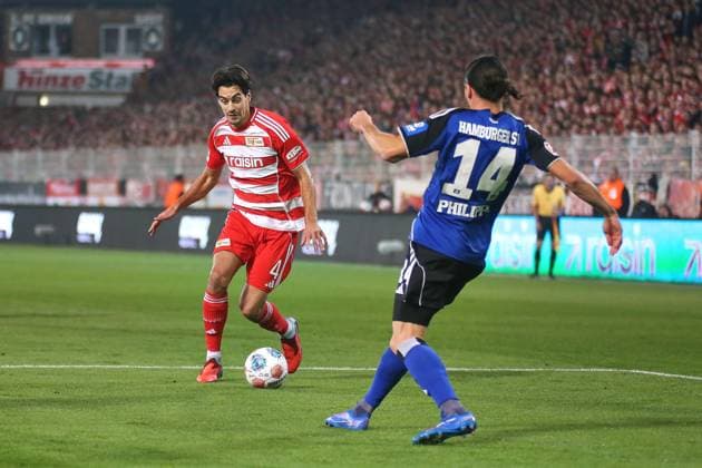 Berlin, Deutschland, 28.09.2025: Stadion Alte Försterei: 5. Spieltag, Saison 2025 26, 1. Fußball-Bundesliga: Union Berlin - Hamburger SV: Diogo Leite (4, Union Berlin) und Rayan Philippe (14, Hamburger SV) im Duell Copyright: xdtsxNachrichtenagenturx dts_85147