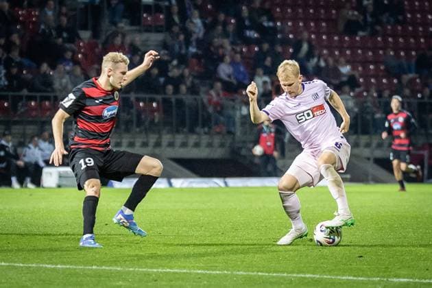 3. Liga: FC Viktoria Köln - VfL Osnabrück, 28.09.2025 Meiko Sponsel (Viktoria Köln, 19) und Bryan Henning (VfL Osnabrück, 6) ; Köln, 28.09.2025, 8. Spieltag der 3. Fußball-Liga, FC Viktoria Köln - VfL Osnabrück im Sportpark Hoehenberg in Köln. Die DFL-Bestimmungen verbieten die Verwendung von Fotografien als Bildsequenzen und oder Quasi-Videos. Copyright: xBEAUTIFULxSPORTS LeahxKohringx