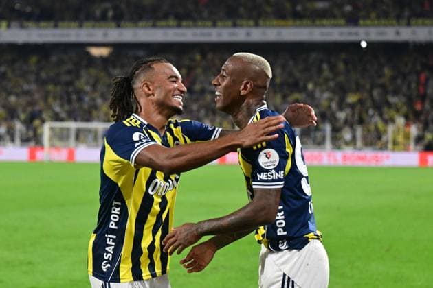 Fenerbahce v Antalyaspor - Turkish Super Lig ISTANBUL, TURKIYE - SEPTEMBER 28: Anderson Talisca of Fenerbahce celebrates after scoring a goal during the Turkish Super Lig match between Fenerbahce and Hesap.com Antalyaspor at Chobani Stadium in Istanbul, Turkiye, on September 28, 2025. Serhat Cagdas Anadolu Istanbul Turkey. Editorial use only. Please get in touch for any other usage.  Copyright: x2025xAnadoluxSerhatxCagdasx