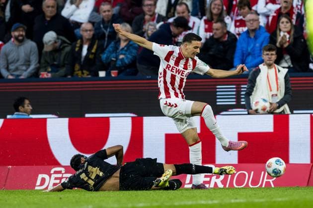 1. Fußball Bundesliga: 1. FC Köln - VfB Stuttgart; 28.09.2025 Zweikampf Luca Jaquez (VfB Stuttgart, 14), Said El Mala (1. FC Köln, 13) 1. Fußball Bundesliga, 1. FC Köln - VfB Stuttgart, Köln, Rheinenergiestadion am 28.09.2025 DFL REGULATIONS PROHIBIT ANY USE OF PHOTOGRAPHS AS IMAGE SEQUENCES AND OR QUASI-VIDEO. Copyright: xBEAUTIFULxSPORTS Wunderlx
