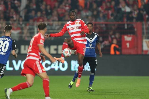 28.09.2025, xtgx, Fussball - 1.Bundesliga Union Berlin - Hamburger SV v.l. Ilyas Ansah (Union Berlin, 10) am Ball, plays the ball (DFL DFB REGULATIONS PROHIBIT ANY USE OF PHOTOGRAPHS as IMAGE SEQUENCES and or QUASI-VIDEO) Berlin
