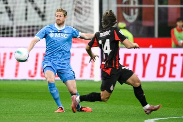Kevin De Bruyne of SSC Napoli and Luka Modric of AC Milan during the Serie A 2025 2026 football match between AC Milan and SSC Napoli at San Siro Stadium in Milano (Italy), September 28, 2025. andreaxstaccioli