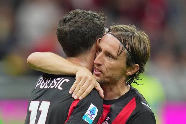AC Milan s Christian Pulisic celebrates after scoring 2-0 , AC Milan s Luka Modric during the Serie A soccer match between Milan and Napoli at the San Siro Stadium in Milan , north Italy - Sunday , September 28 , 2025. - Soccer .  Copyright: xSpada LaPressex