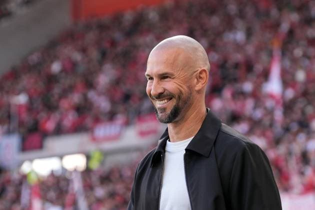 Christian Ilzer (TSG Hoffenheim, Cheftrainer) , Deutschland, Fussball, 1. Bundesliga, 5.Spieltag, 2025 2026, SC Freiburg vs. TSG Hoffenheim, 28.09.2025, Europa-Park Stadion, Freiburg, Deutschland DFL REGULATIONS PROHIBIT ANY USE OF PHOTOGRAPHS AS IMAGE SEQUENCES AND OR QUASI-VIDEO. Freiburg Europa-Park Stadion Baden-Württemberg Deutschland Copyright: xArnexAmbergx