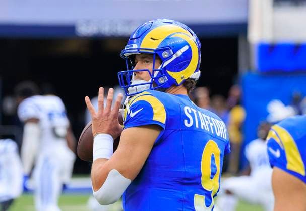 September 28, 2025, Inglewood, California, USA: 9 Matthew Stafford, QB of the Los Angeles Rams during warmups prior to their regular season NFL, American Football Herren, USA game against the Indianapolis Colts on Sunday September 28, 2025 at SoFi Stadium in Inglewood, California. JAVIER ROJAS PI Inglewood USA - ZUMAp124 20250928_zaa_p124_002 Copyright: xJavierxRojasx