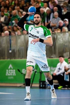 Backngang: 2.HBL - 25 26 - HC Oppenweiler Backnang - HSG Krefeld Dominik Weiß Backnang Murrtal Arena Baden-Württemberg Deutschland
