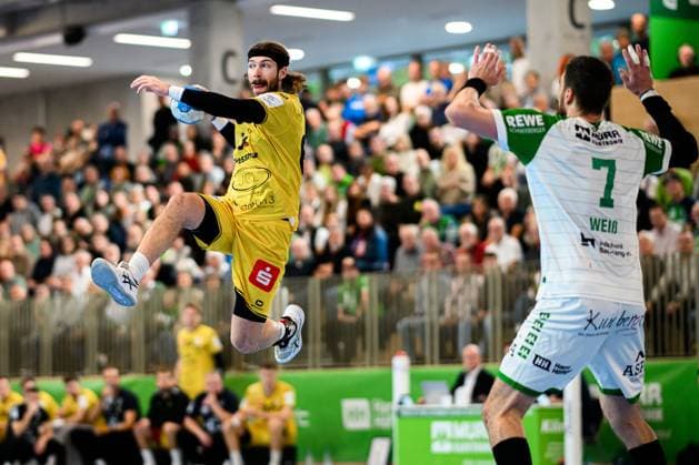 Backngang: 2.HBL - 25 26 - HC Oppenweiler Backnang - HSG Krefeld Julius Rose (Krefeld) Backnang Murrtal Arena Baden-Württemberg Deutschland