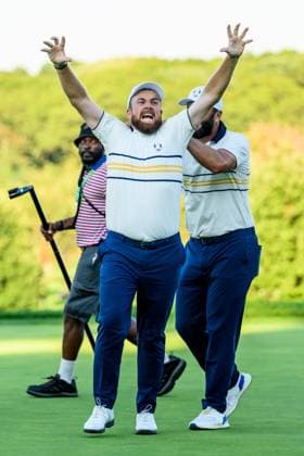 250928 Shane Lowry of Team Europe celebrates as he secures the win for Team Europe during a singles match on day 3 of the Ryder Cup on September 28, 2025 in New York. Photo: Jesper Zerman BILDBYRAN kod JZ JZ0619 golf ryder cup day 3 bbeng jubel Copyright: JESPERxZERMAN BB250928JZ039