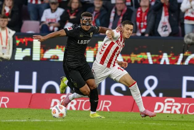 Köln, Deutschland, 28.09.25: Luca Jaquez (VfB Stuttgart) und Said El Mala (1. FC Köln) im Kampf um den Ball waehrend des Spiels der 1. Bundesliga zwischen 1. FC Köln - VfB Stuttgart in der RheinEnergieSTADION am 28. September 2025 in Köln, Deutschland. Köln RheinEnergieSTADION Germany Copyright: xStefanxBrauer Brauer-Fotoagenturx