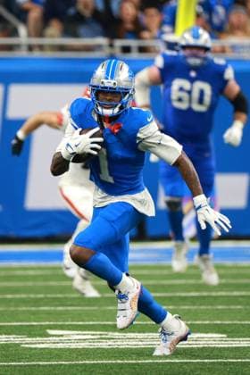 Cleveland Browns vs Detroit Lions DETROIT,MICHIGAN-SEPTEMBER 28: Detroit Lions wide receiver Jameson Williams 1 runs the ball during the second half of an NFL, American Football Herren, USA football game between the Cleveland Browns and the Detroit Lions in Detroit, Michigan USA, on Sunday, September 28, 2025 Detroit Michigan United States  Copyright: xJorgexLemusx originalFilename:lemus-clevelan250928_npzc5.jpg