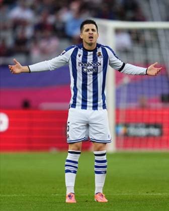 ESP: FC Barcelona, Barca - Real Sociedad. La Liga EA Sports. Date 7 Igor Zubeldia of Real Sociedad during the La Liga EA Sports match between FC Barcelona and Real Sociedad played at Lluis Companys Stadium on September 28 2025 in Barcelona, Spain. kpng Copyright: xBaguxBlancox xPRESSINx PS_240928_BAR_RSO_2526_266