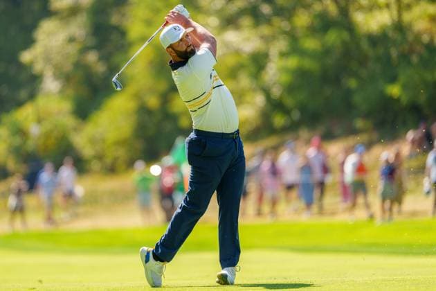 September 28, 2025, Farmingdale, Ny, United States: FARMINGDALE, NY - SEPTEMBER 28: Jon Rahm of Team Europe hits his approach shot on hole number five during the Ryder Cup - Singles Matches at Bethpage Black Golf Course on September 28, 2025 in Farmingdale, NY. Farmingdale United States - ZUMAt139 20250928_aaa_t139_016 Copyright: xJasonxAllen IsixPhotosx
