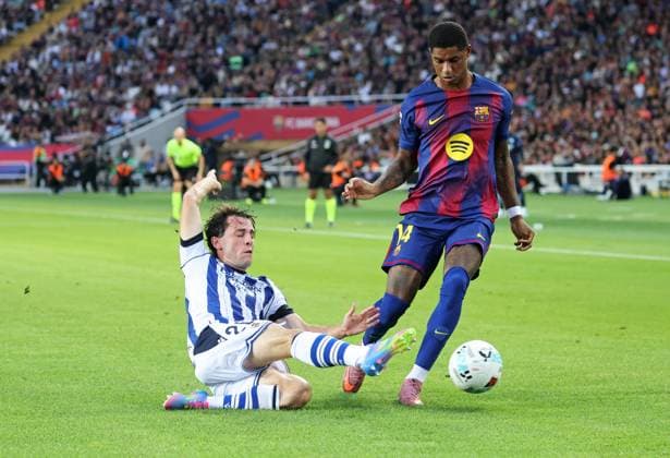 FC Barcelona, Barca v Real Sociedad - LaLiga EA Sports Marcus Rashford and Alvaro Odriozola play during the match between FC Barcelona and Real Sociedad, corresponding to week 7 of LaLiga EA Sports, at the Lluis Companys Stadium in Barcelona, Spain, on September 28, 2025. Barcelona Barcelona Spain  Copyright: xUrbanandsportx originalFilename:urbanandsport-fcbarcel250928_np2f4.jpg