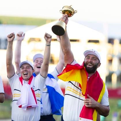 September 28, 2025, Farmingdale, Ny, United States: FARMINGDALE, NY - SEPTEMBER 28: Jon Rahm, Matt Fitzpatrick, and Robert MacIntyre of Team Europe celebrate with the Ryder Cup trophy during the Ryder Cup - Singles Matches at Bethpage Black Golf Course on September 28, 2025 in Farmingdale, NY. Ryder Cup - Singles Matches  - ZUMAt139 20250928_aaa_t139_114 Copyright: xAlxChang IsixPhotosx