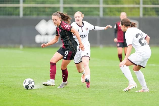 DFB Pokal Frauen: FC Ingolstadt 04 - 1.FC Nürnberg; 28.09.2025 Am Ball Sanja Homann (1.FC Nürnberg, 19), Nina Penzkofer (FC Ingolstadt, 29), DFB Pokal Frauen FC Ingolstadt 04 gegen 1.FC Nürnberg am 28.09.2025 im Audi Sportpark in Ingolstadt DFB REGULATION PROHIBIT ANY USE OF PHOTOGRAPHS AS IMAGE SEQUENCES AND OR QUASI VIDEO. Copyright: xBEAUTIFULxSPORTS Eimertenbrinkx