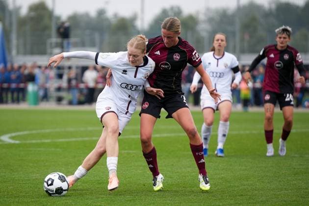 DFB Pokal Frauen: FC Ingolstadt 04 - 1.FC Nürnberg; 28.09.2025 Am Ball Nina Penzkofer (FC Ingolstadt, 29), Klara Svensson Senelius (1.FC Nürnberg, 2) DFB Pokal Frauen FC Ingolstadt 04 gegen 1.FC Nürnberg am 28.09.2025 im Audi Sportpark in Ingolstadt DFB REGULATION PROHIBIT ANY USE OF PHOTOGRAPHS AS IMAGE SEQUENCES AND OR QUASI VIDEO. Copyright: xBEAUTIFULxSPORTS Eimertenbrinkx