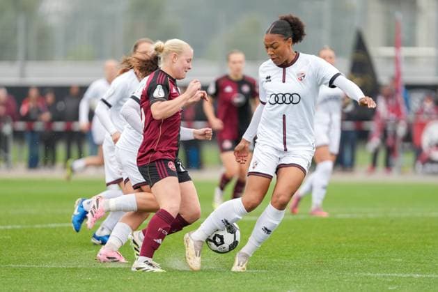DFB Pokal Frauen: FC Ingolstadt 04 - 1.FC Nürnberg; 28.09.2025 Leigh Gambone (1.FC Nürnberg, 16), Melissa Kuya Strobel (FC Ingolstadt, 14) DFB Pokal Frauen FC Ingolstadt 04 gegen 1.FC Nürnberg am 28.09.2025 im Audi Sportpark in Ingolstadt DFB REGULATION PROHIBIT ANY USE OF PHOTOGRAPHS AS IMAGE SEQUENCES AND OR QUASI VIDEO. Copyright: xBEAUTIFULxSPORTS Eimertenbrinkx