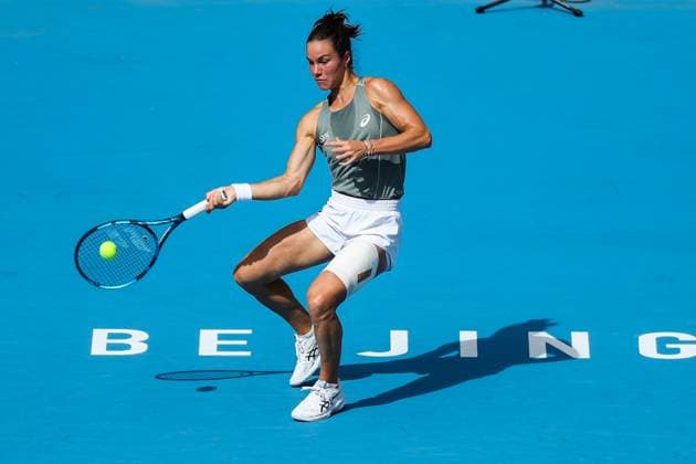 BEIJING, CHINA - SEPTEMBER 29: Lois Boisson of France competes in the Women s Singles Round of 32 match against Emma Navarro of the United States on day 8 of the 2025 China Open at the National Tennis Center on September 29, 2025 in Beijing, China.  Copyright: xVCGx 111593935950